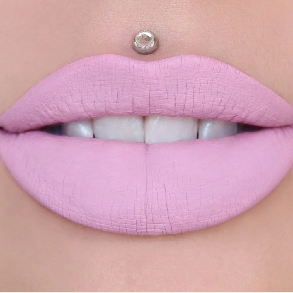 SOLD OUT ONLINE‼️ SALE🚨NIB JEFFREE STAR VELOUR LIQUID LIPSTICK | VIRGINITY